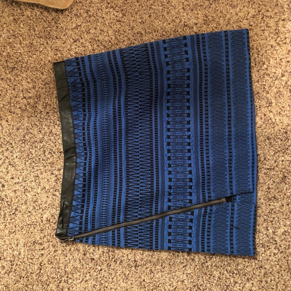 Blue patterned mini skirt